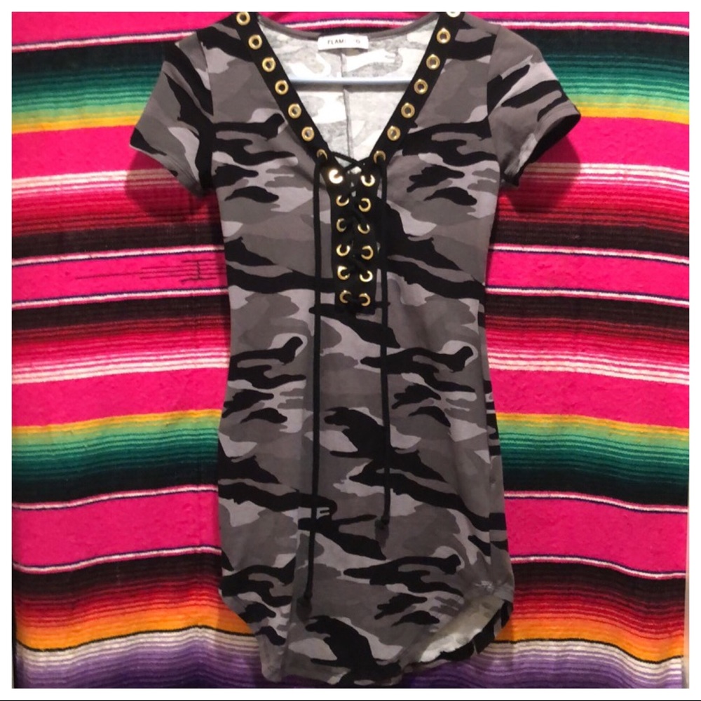 Camo lace up tee